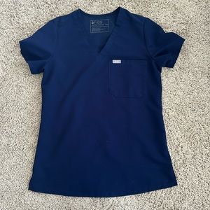 Figs scrub top